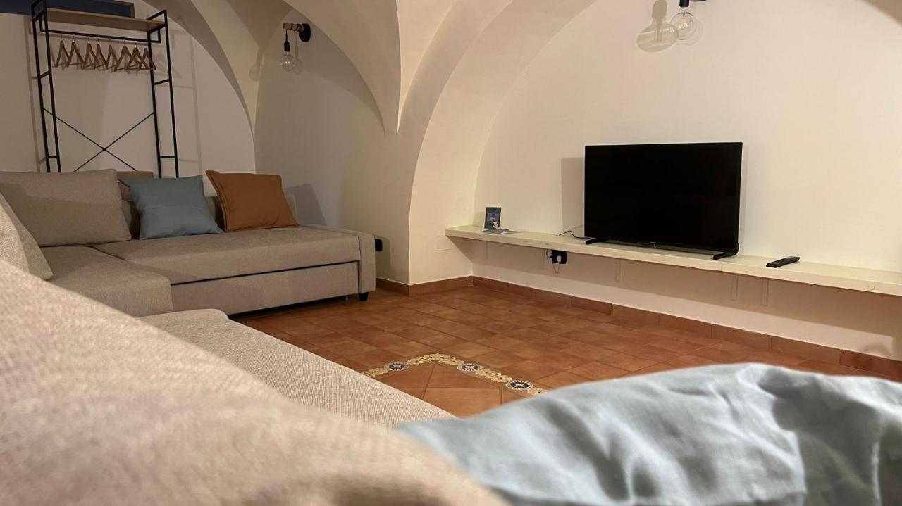 Blu And Apartment *